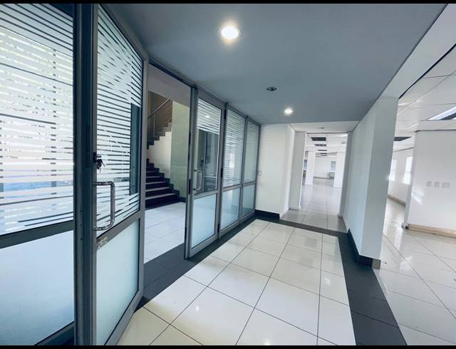 434M² OFFICE TO LET IN FOURWAYS